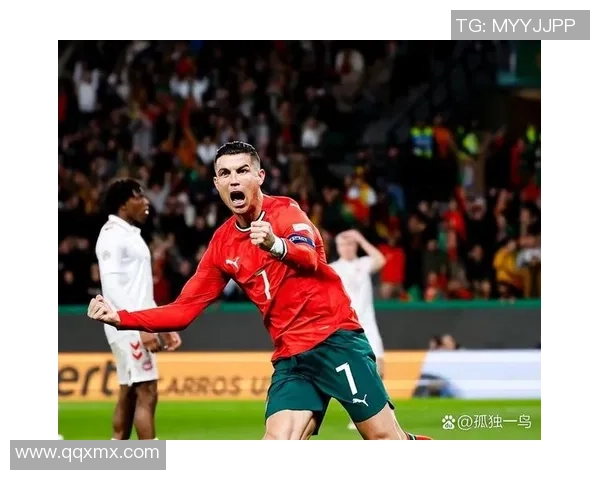 足球明星小罗因场外冲突引发争议引发球迷热议与媒体关注